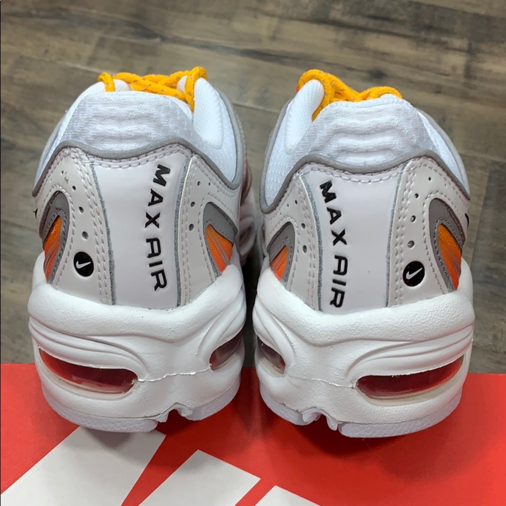 NIKE W AIR MAX TAILWIND IV NRG - Picture 4 of 16